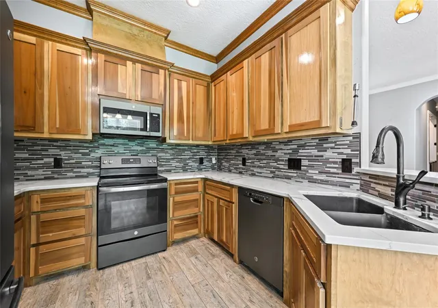 Photo 3 of Single family home for sale at 13191 Royal Lake Dr, Conroe, TX 77303 | MLS# 90858478 | Listing updated on 2026-09-11