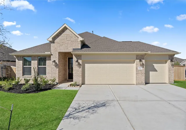 Photo 3 of Single family home for sale at 1524 Apache Hts Dr, Dayton, TX 77535 | MLS# 87706306 | Listing updated on 2026-09-25