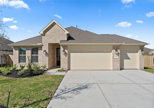 Photo 3 of Single family home for sale at 1524 Apache Hts Dr, Dayton, TX 77535 | MLS# 87706306 | Listing updated on 2026-09-25