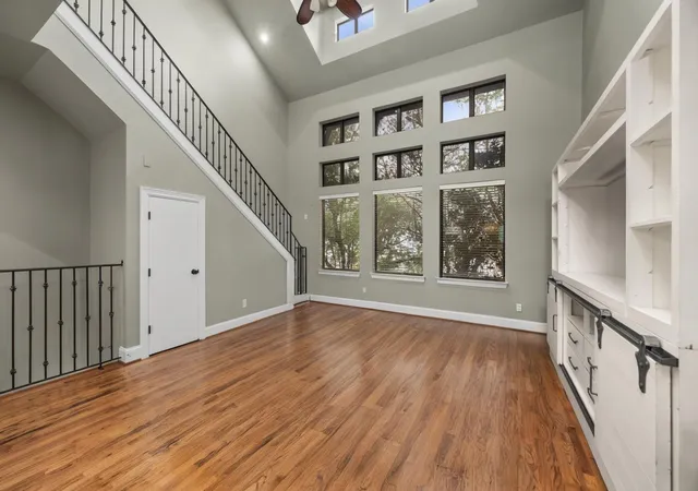 Photo 1 of Townhouse for sale at 1604 White St, Houston, TX 77007 | MLS# 69602283 | Listing updated on 2026-09-18
