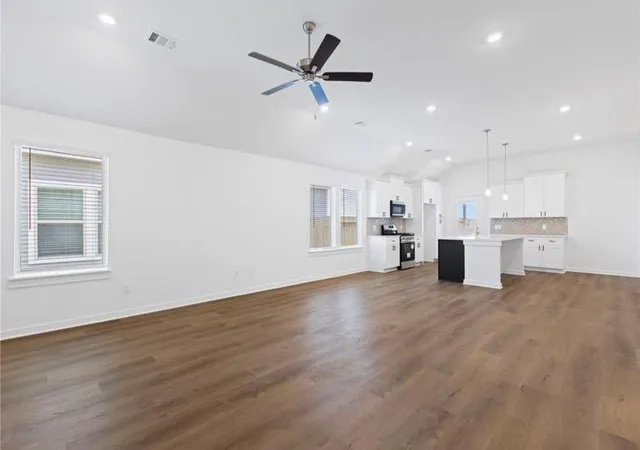 4th image of 418 Zeus Mountains Dr, Crosby, TX 77532 | MLS# 59164380