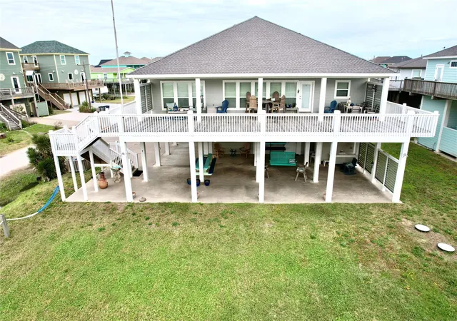Photo 4 of Single family home for sale at 956 S Redfish St, Port Bolivar, TX 77650 | MLS# 1022510 | Listing updated on 2026-04-13