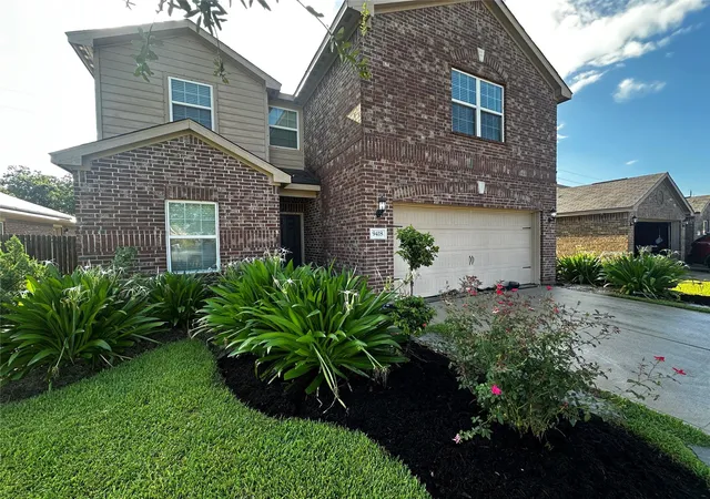 Photo 2 of Single family home for sale at 9418 Opal Gates Dr, Rosharon, TX 77583 | MLS# 3945765 | Listing updated on 2026-09-03