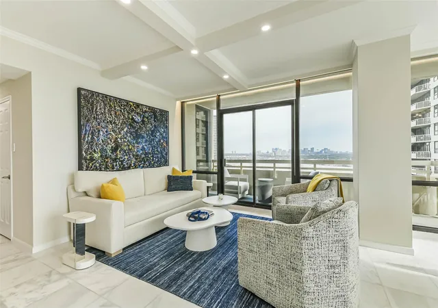 3rd image of 14 Greenway Plz #15P, Houston, TX 77046 | MLS# 4353327