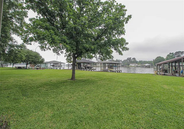 4th image of 200 Lakefront Dr, Onalaska, TX 77360 | MLS# 68125946