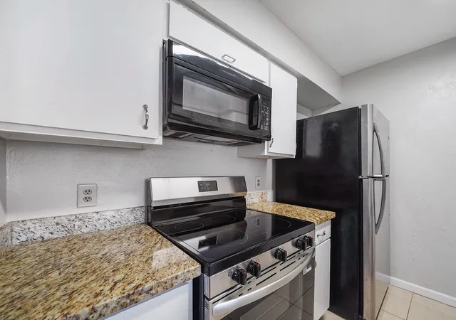 Photo 3 of Condo for sale at 6633 W Airport Blvd #1106, Houston, TX 77035 | MLS# 94040973 | Listing updated on 2026-08-18