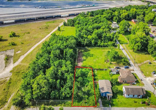 Photo 3 of Land for sale at 4508 Eddie St, Houston, TX 77026 | MLS# 70503953 | Listing updated on 2026-09-04