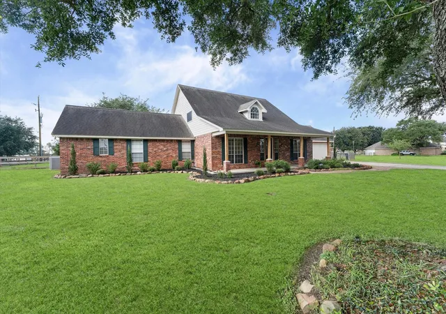 2nd image of 33014 Grove Park Dr, Waller, TX 77484 | MLS# 85864550
