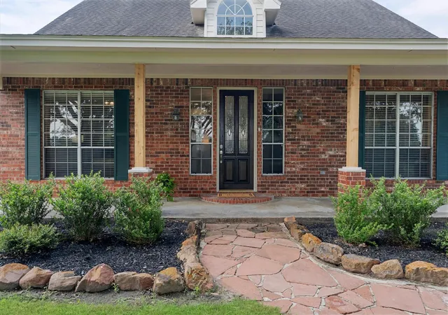 Photo 3 of Single family home for sale at 33014 Grv Park Dr, Waller, TX 77484 | MLS# 85864550 | Listing updated on 2026-09-08