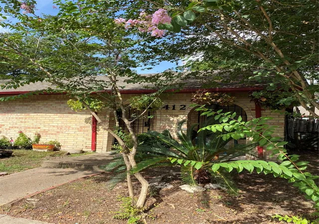 2nd image of 410 Enid St, Houston, TX 77009