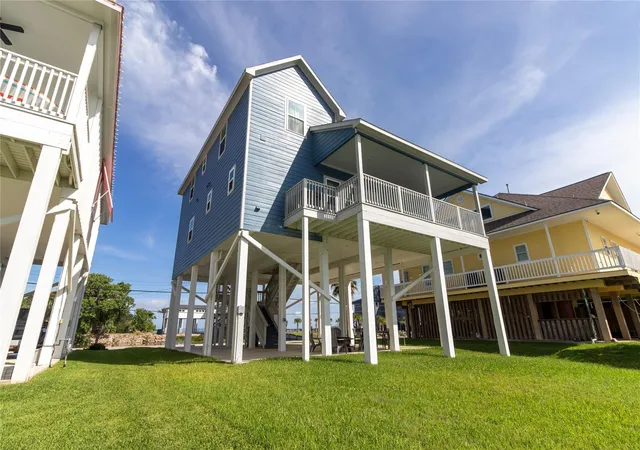 Photo 2 of Single family home for sale at 809 Todville Rd, Seabrook, TX 77586 | MLS# 69260809 | Listing updated on 2026-09-09