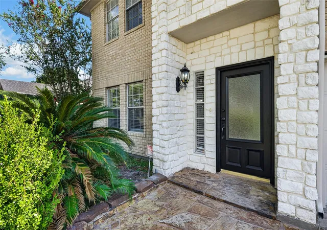 Photo 3 of Single family home for sale at 18327 Holw Branch Ct, Cypress, TX 77429 | MLS# 34683143 | Listing updated on 2026-08-20