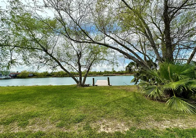 Photo 4 of Land for sale at 2726 Ave D, Dickinson, TX 77539 | MLS# 30158860 | Listing updated on 2026-08-04