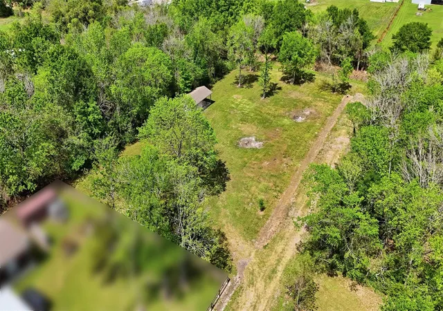 2nd image of 410 Jones Rd, Highlands, TX 77562 | MLS# 62995929