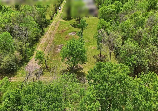 4th image of 410 Jones Rd, Highlands, TX 77562 | MLS# 62995929