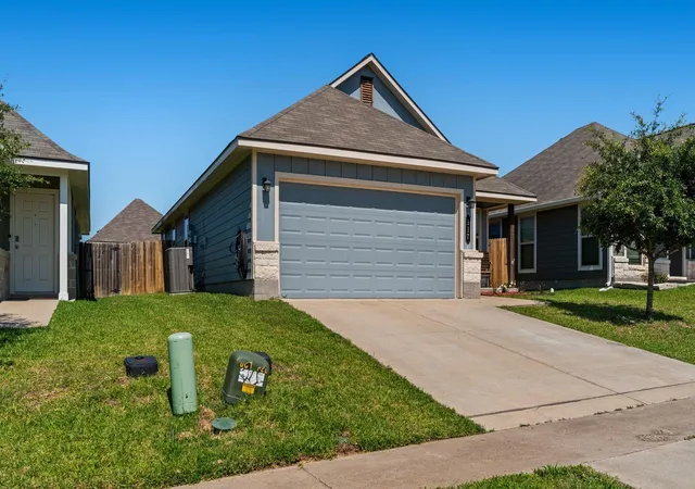 Homes for sale in Navasota, TX | 117 Dove Ct, Navasota, TX 77868 | MLS# 55485510