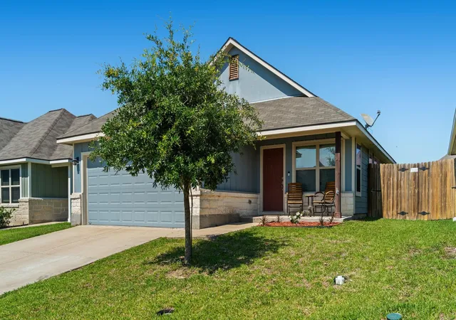 Homes for sale in Navasota, TX | 117 Dove Ct, Navasota, TX 77868 | MLS# 55485510