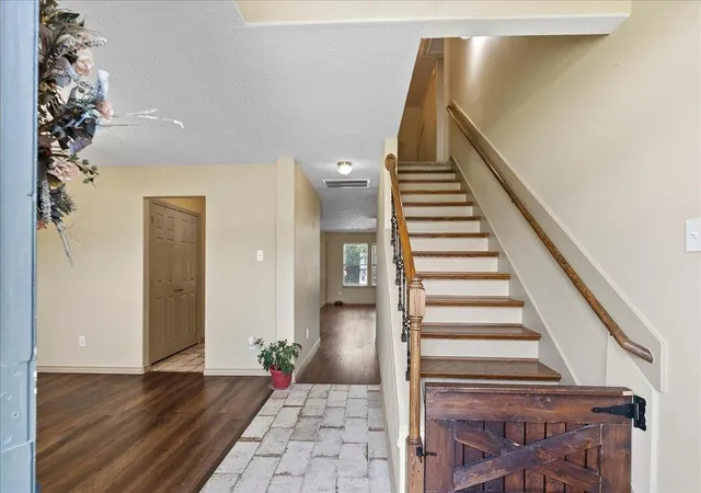 Photo 4 of Single family home for sale at 8018 Dogwood Ct, Baytown, TX 77523 | MLS# 29717580 | Listing updated on 2026-10-10