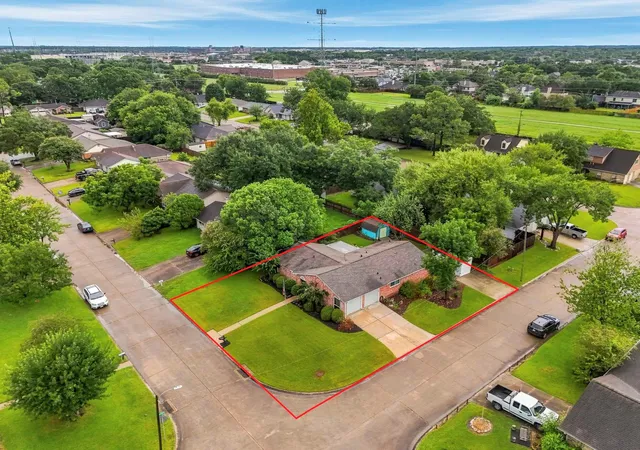 1st image of 2017 Victoria Ct, League City, TX 77573 | MLS# 9652170