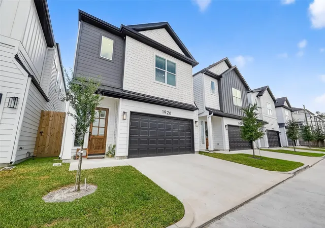 2nd image of 1926 Hoskins Dr, Houston, TX 77080 | MLS# 56739642