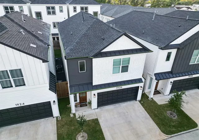 4th image of 1926 Hoskins Dr, Houston, TX 77080 | MLS# 56739642