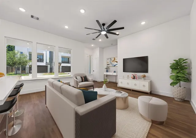 3rd image of 2714 Drew St, Houston, TX 77004 | MLS# 87405444