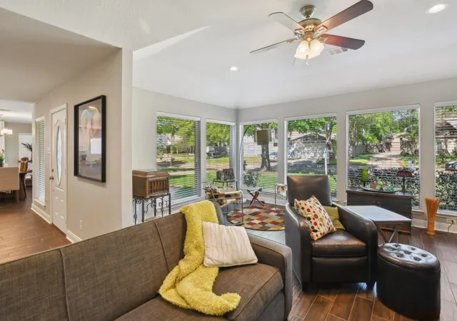 3rd image of 1006 Glacier Hill Dr, Houston, TX 77077 | MLS# 55298738