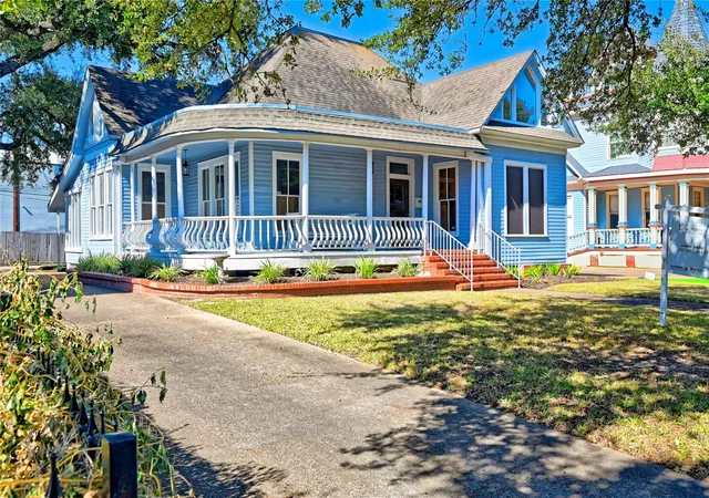 2nd image of 925 Heights Blvd, Houston, TX 77008 | MLS# 59023445