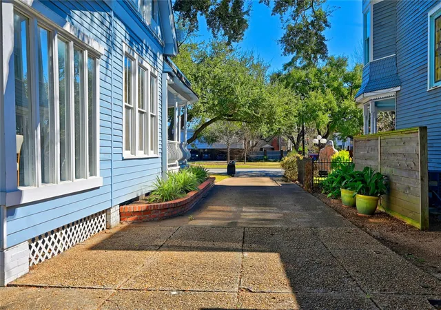 50th image of 925 Heights Blvd, Houston, TX 77008 | MLS# 59023445