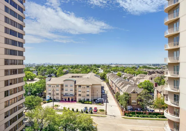 3rd image of 3525 Sage Rd #1010, Houston, TX 77056 | MLS# 67692325