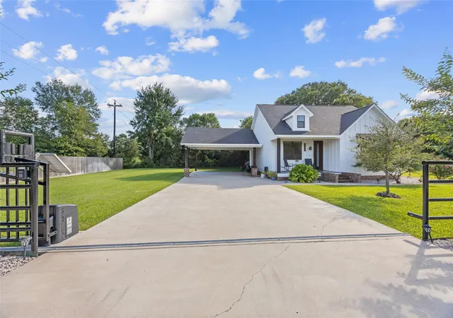 Homes for sale in Brenham, TX | 2041 Strangmeier Rd, Brenham, TX 77833 | MLS# 68827031
