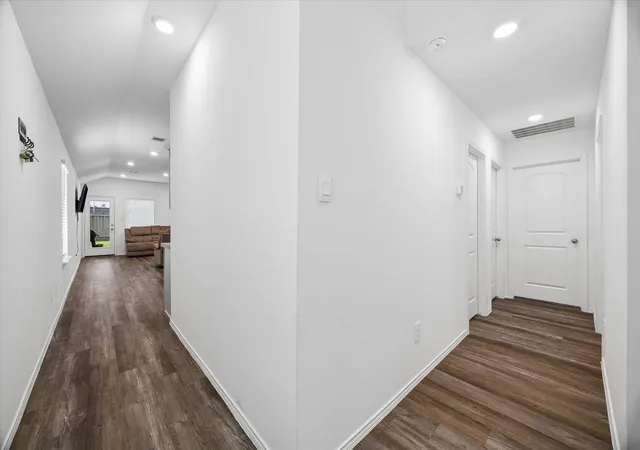 5th image of 5822 Hampton Valley Dr, Spring, TX 77373 | MLS# 43263911