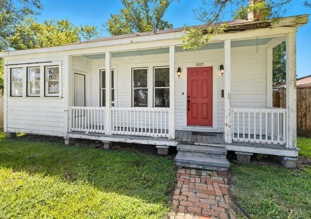 Homes for sale in Orange, TX | 1005 W Orange, Orange, TX 77630 | MLS# 63178666
