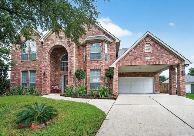 Photo 1 of Single family home for sale at 10402 Sage Dock Ct, Houston, TX 77089 | MLS# 14107304 | Listing updated on 2026-08-28