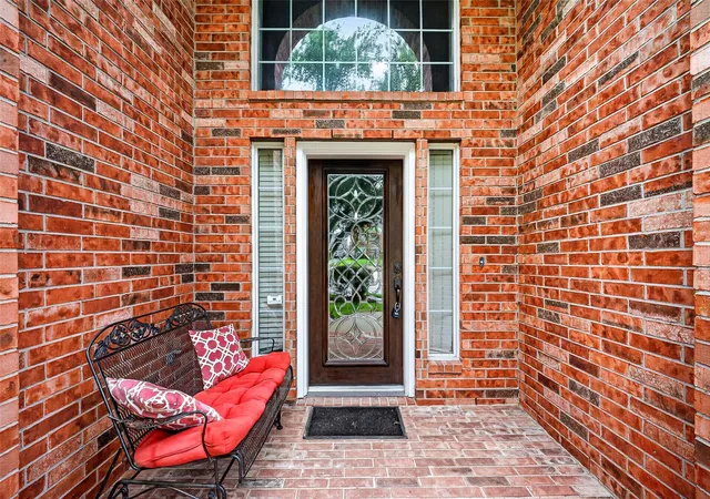 Photo 3 of Single family home for sale at 10402 Sage Dock Ct, Houston, TX 77089 | MLS# 14107304 | Listing updated on 2026-08-28