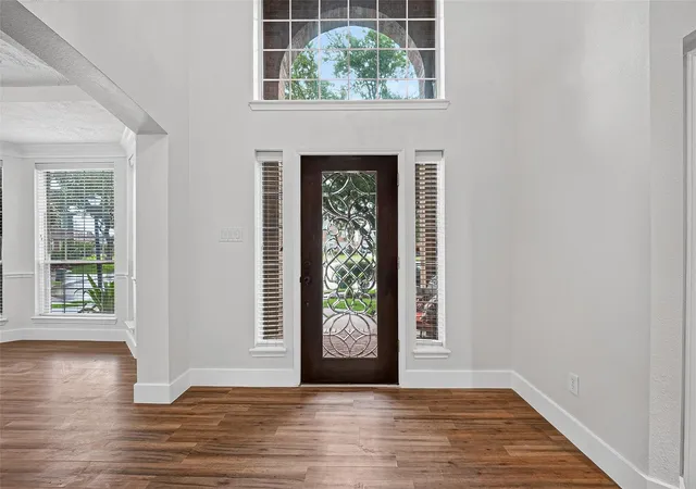 Photo 3 of Single family home for sale at 10402 Sage Dock Ct, Houston, TX 77089 | MLS# 14107304 | Listing updated on 2026-08-28