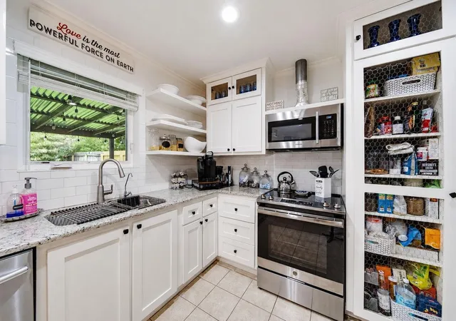 Photo 3 of Single family home for sale at 22518 Elsinore Dr, Katy, TX 77450 | MLS# 6890665 | Listing updated on 2026-07-18