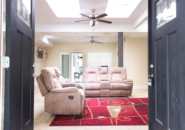 4th image of 15318 Leeds Ln, Jersey Village, TX 77040 | MLS# 19862750