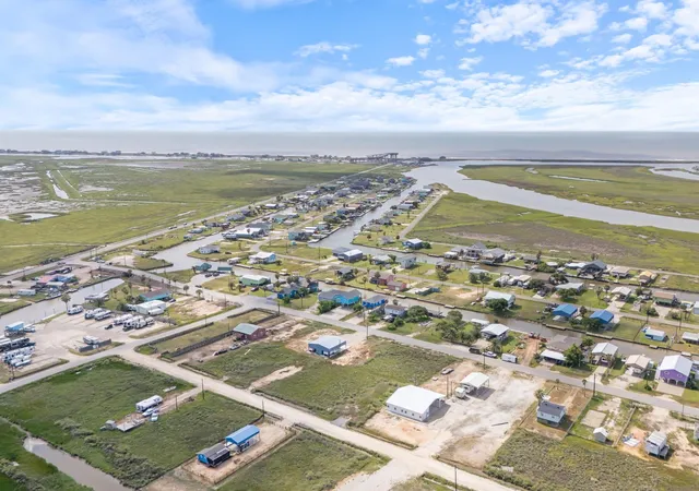 8th image of 5833 Pelican St, Bay City, TX 77414 | MLS# 69891197