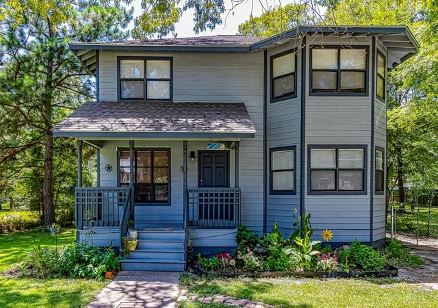1st image of 220 Commanche Dr, Onalaska, TX 77360 | MLS# 20544583