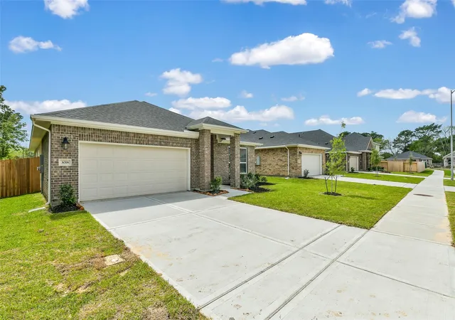 Photo 2 of Sale Pending at 3018 King Oaks St, Baytown, TX 77521 | MLS# 33694627 | Listing updated on 2026-08-31