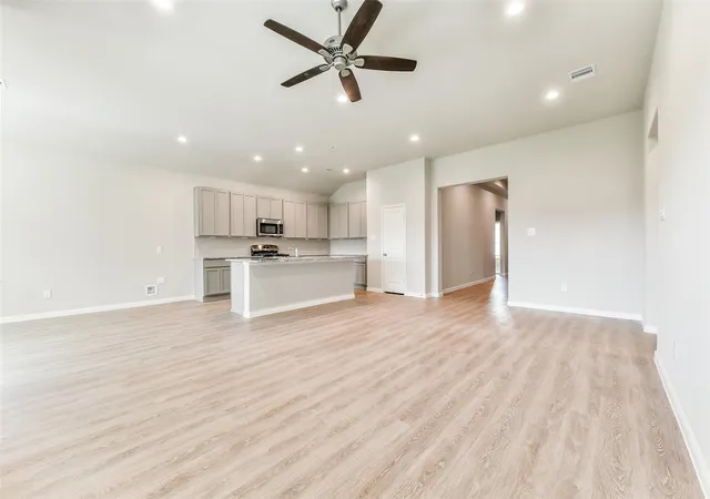 Photo 4 of Sale Pending at 3018 King Oaks St, Baytown, TX 77521 | MLS# 33694627 | Listing updated on 2026-08-31