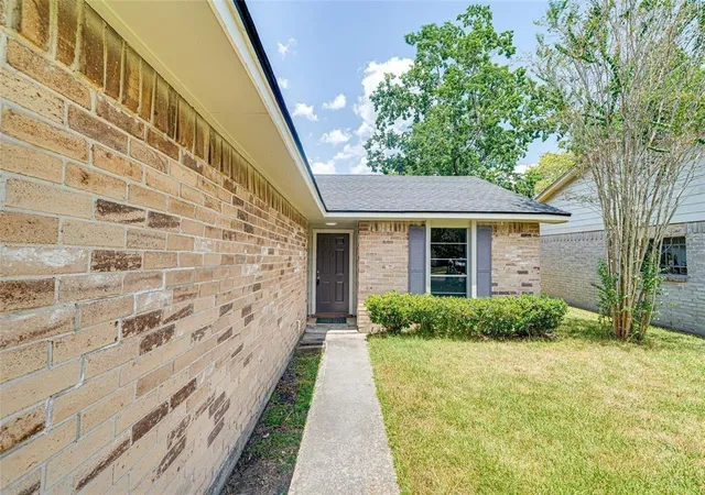 2nd image of 5431 Fawn Trail Ln, Humble, TX 77346 | MLS# 22816416