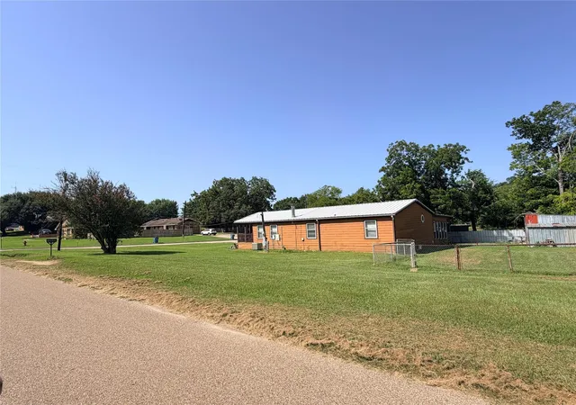 Photo 3 of Single family home for sale at 357 Blain St, Buffalo, TX 75831 | MLS# 93318972 | Listing updated on 2026-07-23