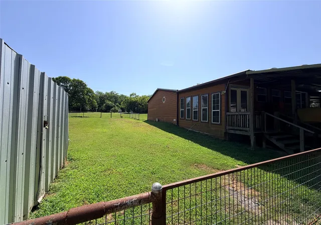 Photo 4 of Single family home for sale at 357 Blain St, Buffalo, TX 75831 | MLS# 93318972 | Listing updated on 2026-07-23