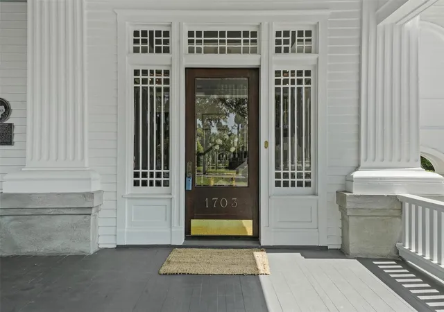 Photo 3 of Single family home for sale at 1703 Broadway St, Galveston, TX 77550 | MLS# 13712094 | Listing updated on 2026-04-13