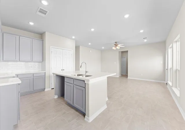 5th image of 1364 Mixander Wy, La Porte, TX 77571 | MLS# 14835167