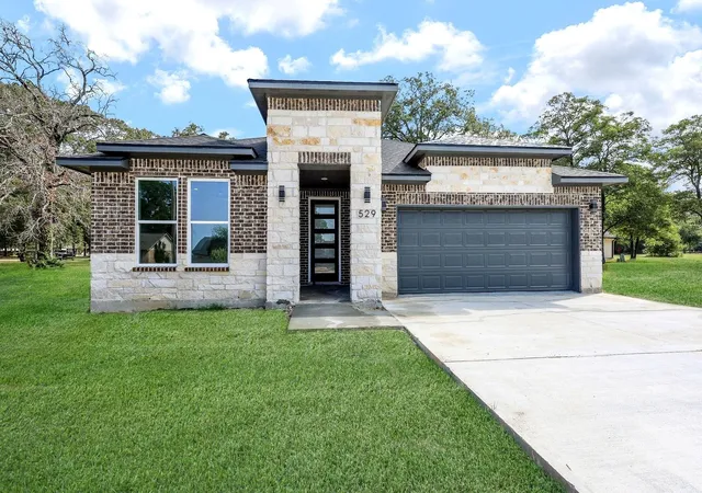 Photo 2 of Single family home for sale at 529 Echo Ln, Livingston, TX 77351 | MLS# 84966736 | Listing updated on 2026-09-01