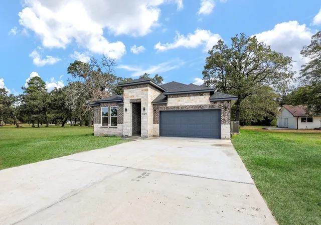 Photo 3 of Single family home for sale at 529 Echo Ln, Livingston, TX 77351 | MLS# 84966736 | Listing updated on 2026-09-01
