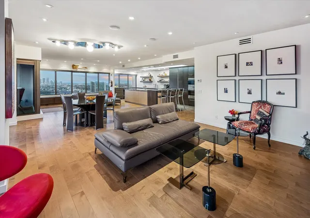 Photo 1 of Sale Pending at 2001 Holcombe Blvd #3201, Houston, TX 77030 | MLS# 84346460 | Listing updated on 2026-09-10